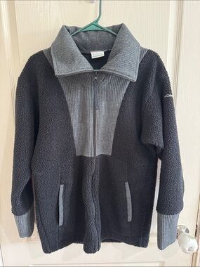Columbia Black and Gray Sherpa Fleece Zip Front Jacket